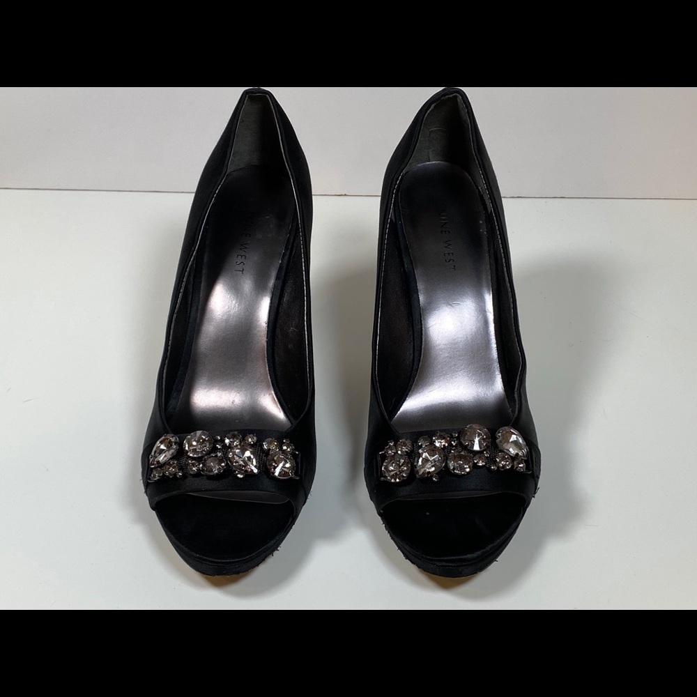 Nine West heels size 9.5, in black sateen